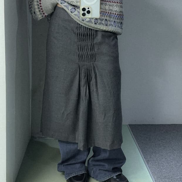 gray front shirring skirt