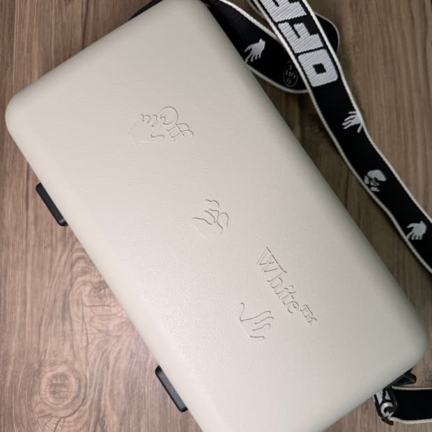 오프화이트 X 아모레 퍼시픽 프로텍션 박스