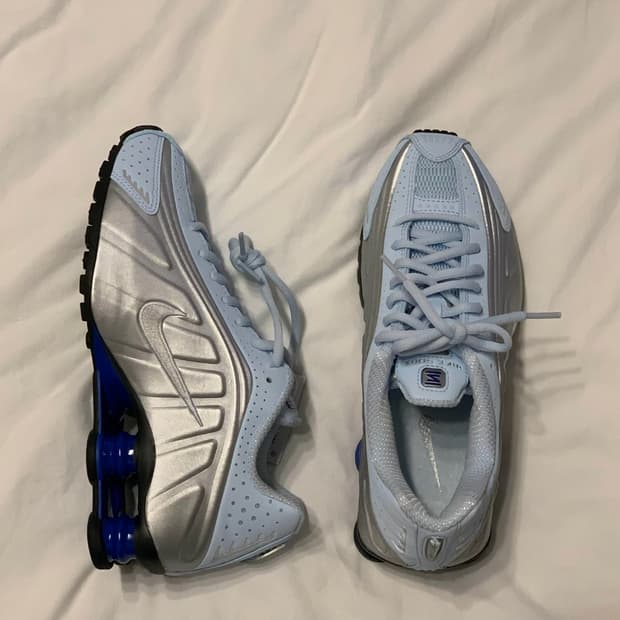 나이키 샥스 R4  블루 틴트 메탈릭 실버