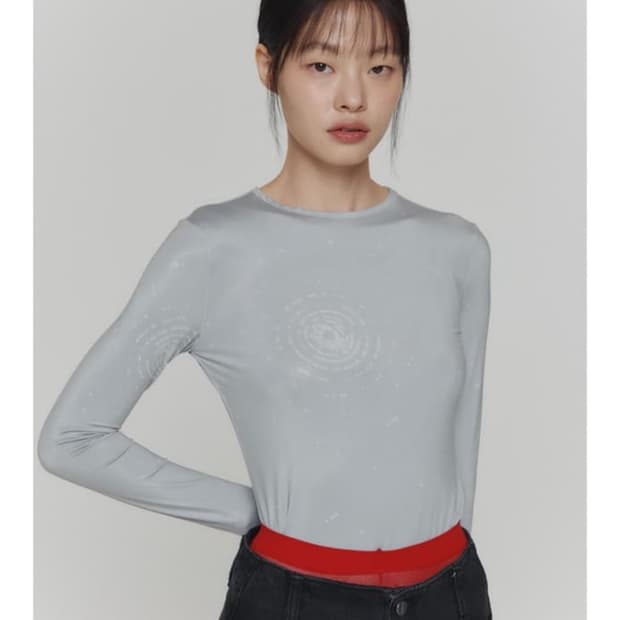 아모멘토 PRINTED ROUND LONG SLEEVE T-SHIRT_G