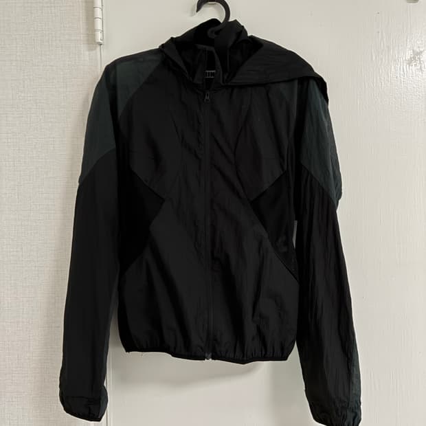 HYEINSEO PACKABLE WINDBREAKER