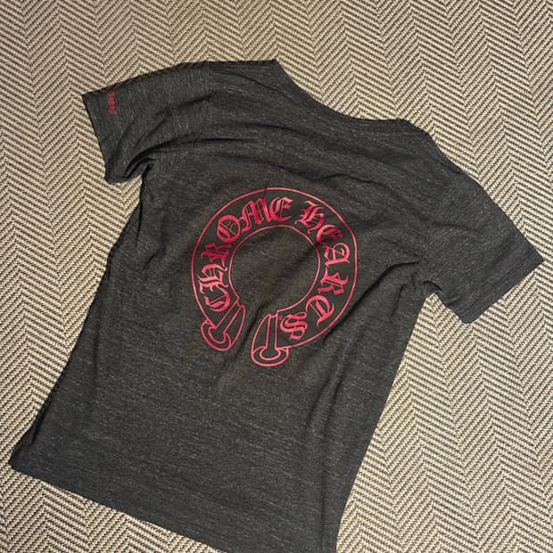 크롬하츠 말발굽 V넥 반팔