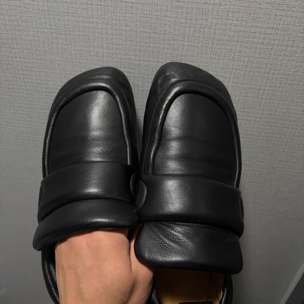 드리스반노튼 패디드로퍼 블랙 43