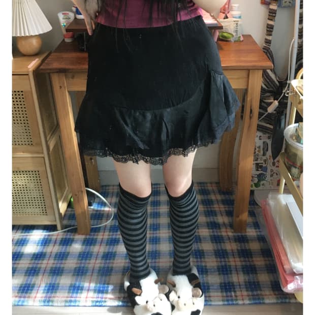 vintage lace trim mini skirt black
