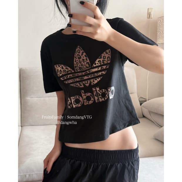 아디다스 레오파드 빅로고 블랙 세미크롭 반팔