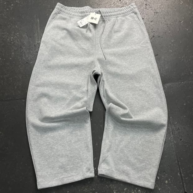 (새상품) 105 유니클로 C 와이드 스웻팬츠