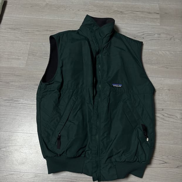 [M] 파타고니아 쉘드 신칠라 베스트 헌터그린