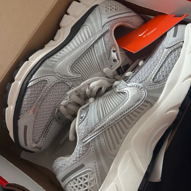 [새상품] 나이키 줌 보메로 5 포톤 더스트 그리드아이언 240