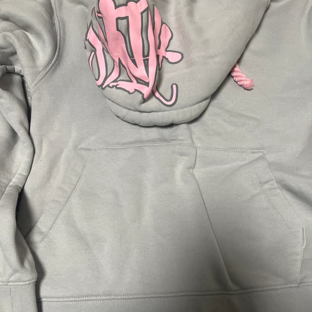 시나월드 후드티