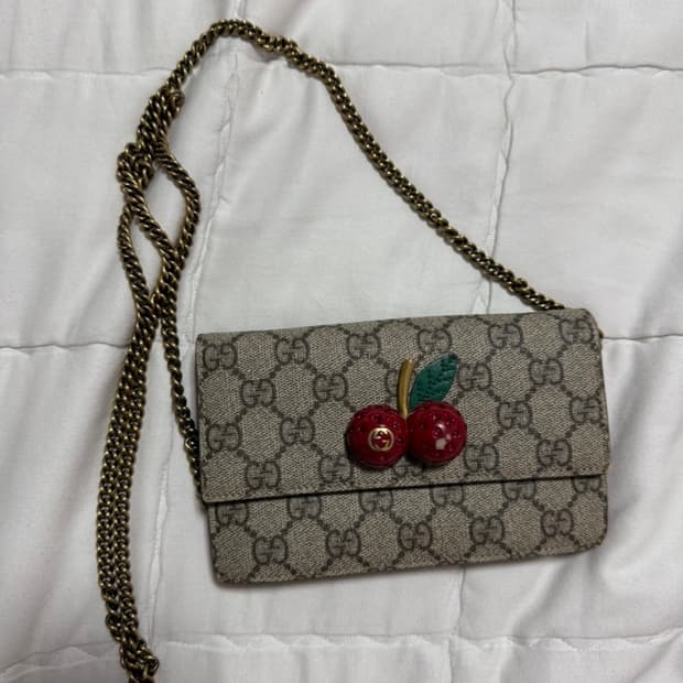 구찌 체리 GG 체인 카드지갑 크로스백