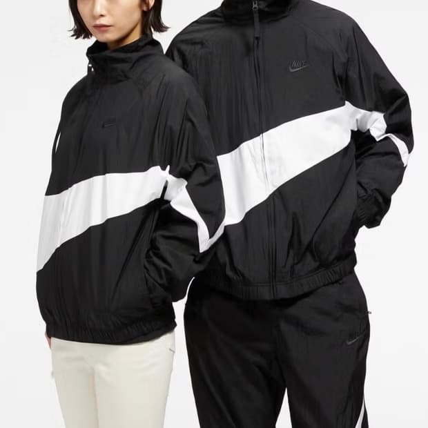 나이키 우븐 빅스우시 블랙 화이트 바람막이