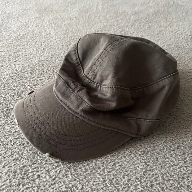 Y2k grunge cap