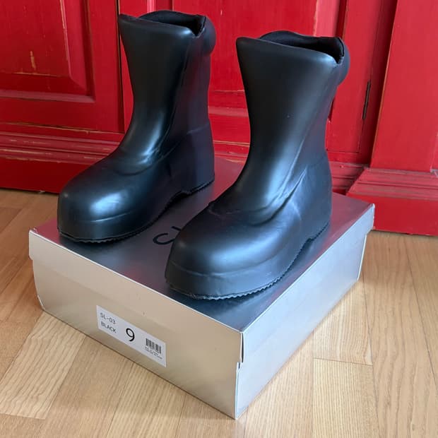 Yeezy SL 03 (270, us 9)