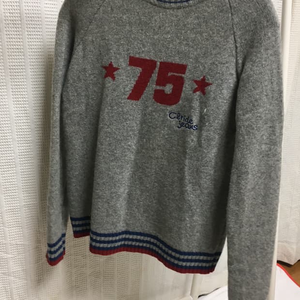 그레이 배색 니트