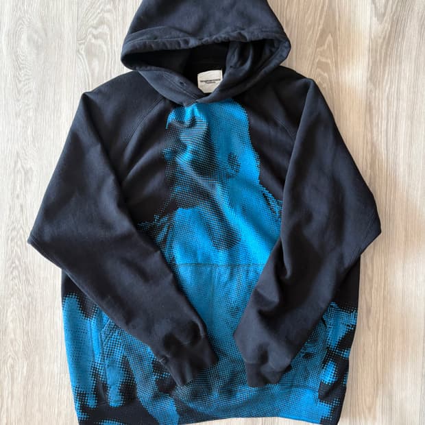 솔로이스트 프리실라 후드티