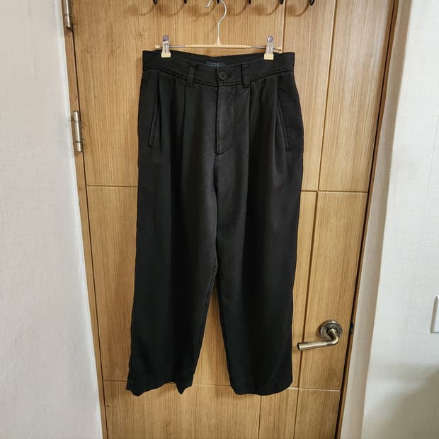 (EUR46)COS 투턱 와이드 배기핏 치노팬츠 블랙