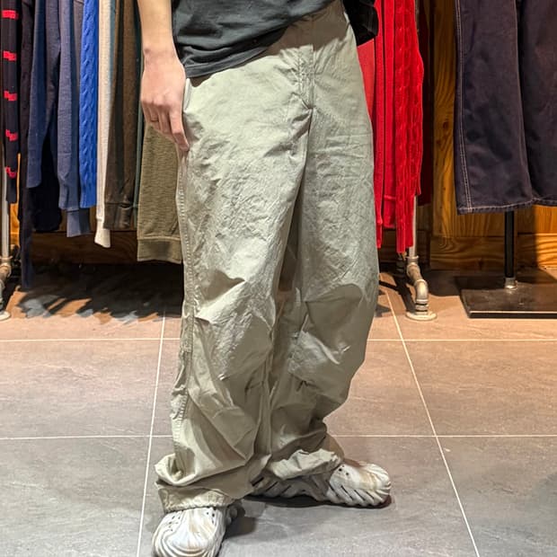 34in (M) 감마갤러리 파라수트 베이지 나일론 팬츠