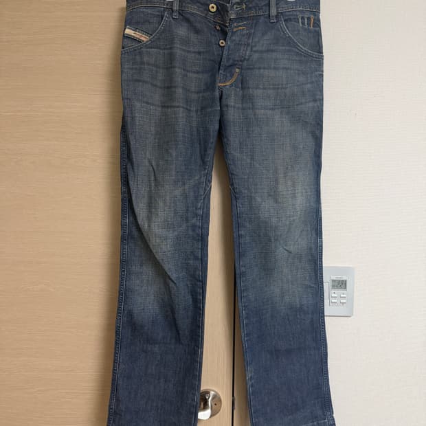 디젤(Diesel) 스트레이트 데님 팬츠