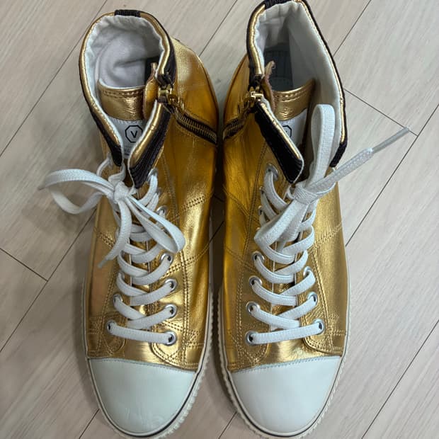 새제품) 비즈빔 × 소프넷 키퍼 하이 골드 메탈릭 레더 US8 (265)