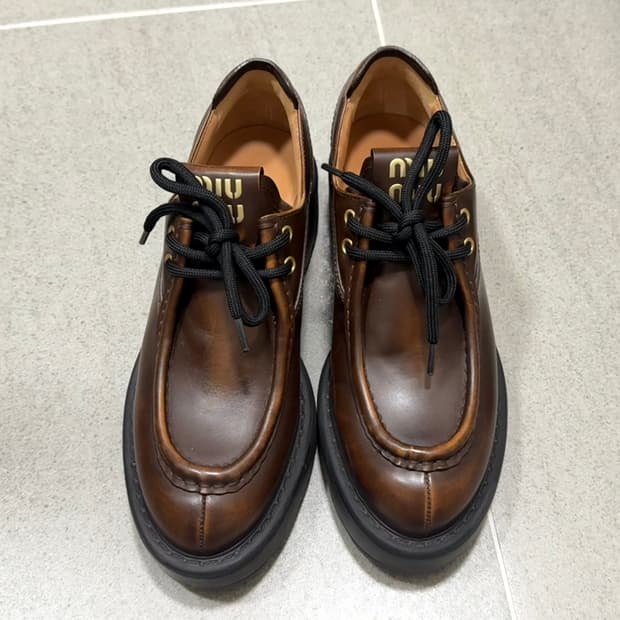 미우미우 레이스 퓌메 가죽 슈즈