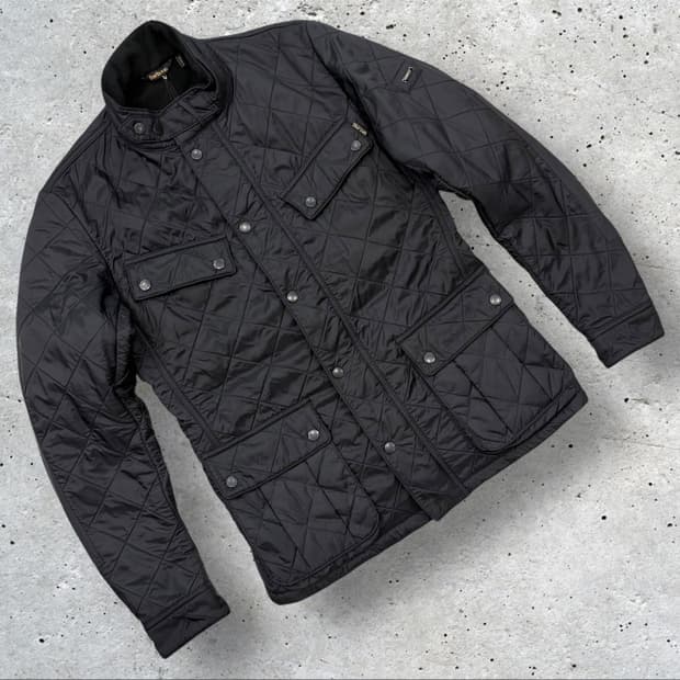 [S] 바버 아리엘 폴라퀼트 블랙 퀼팅 자켓 B614