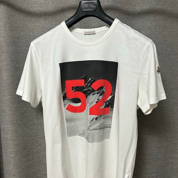 몽클레어 빅로고 프린팅 와펜 반팔 화이트 (XL)