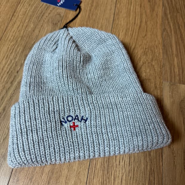 [NOAH] (새상품) 노아 로고 자수 비니 회색