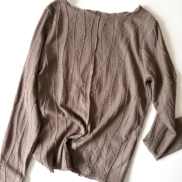 finger hole long sleeve