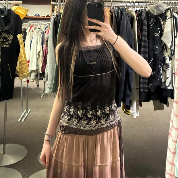 M)Japanese vintage 여성 브라운 자수 나시