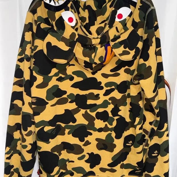 베이프 황계 샤크 후드집업 베어브릭 L