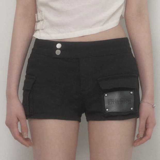 에트오소메 Leather Patch Cargo Short Pants