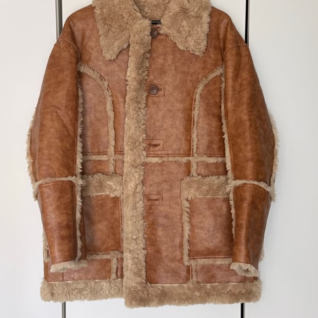 PERVERZE 퍼버즈 리버서블 무스탕 