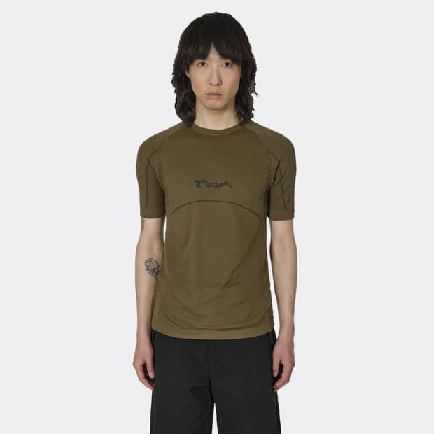 로아 SEAMLESS T SHIRT-DARK OLIVE