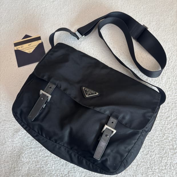 프라다 나일론 메신저백 (풀구성)
