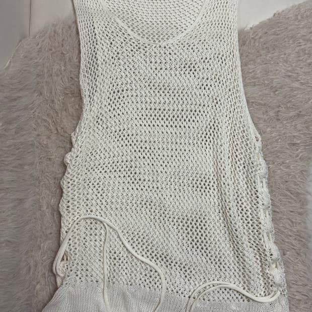 Sleeveless Knit Mesh Top