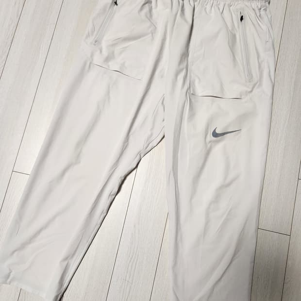 나이키 CRP 3/4 러닝 팬츠 RD 922035-092 사이즈xl

스