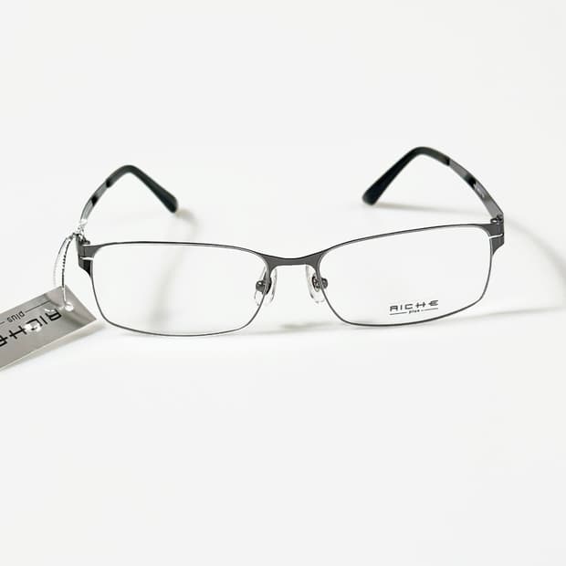 RICHE 다크실버 메탈 슬림 스퀘어 프레임 빈티지 안경