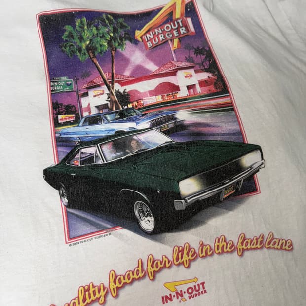 (105) Vintage IN-N-OUT USA MADE T-Shirt 