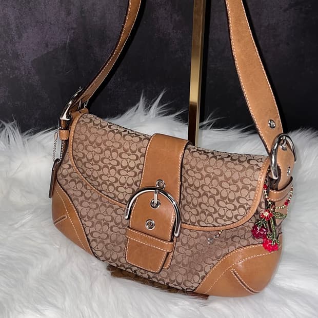 90s coach 시그니처 캔버스 탠 브라운 레더 소호 숄더백 핸드백