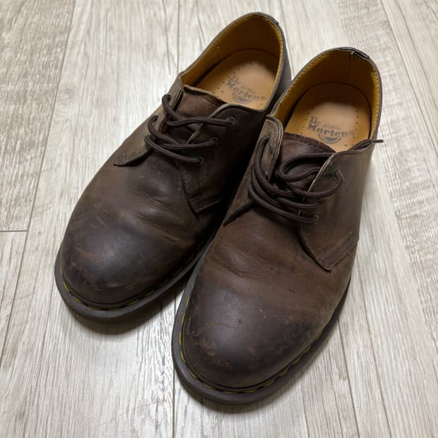 닥터마틴 1461 3홀 크레이지홀스 270