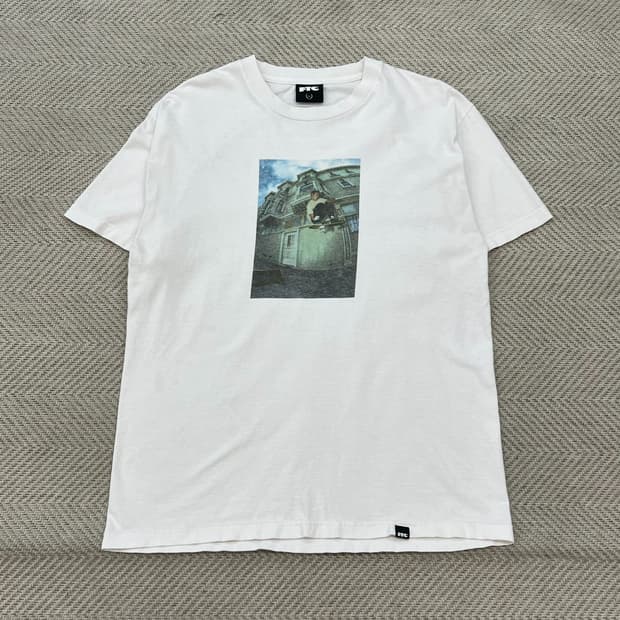 FTC 그래픽 프린팅 반팔티 r4040