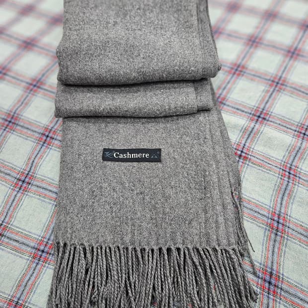 회색 캐시미어 머플러