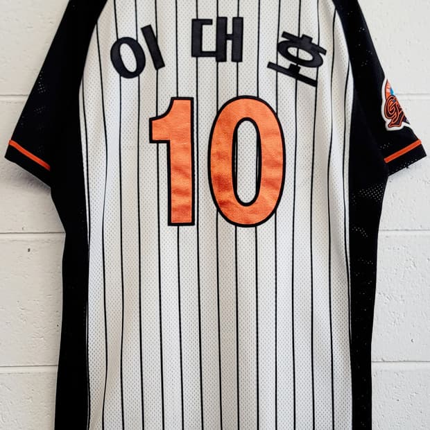 롯데자이언츠 썬데이 프로페셔널 유니폼(No.10 이대호 마킹) 판매