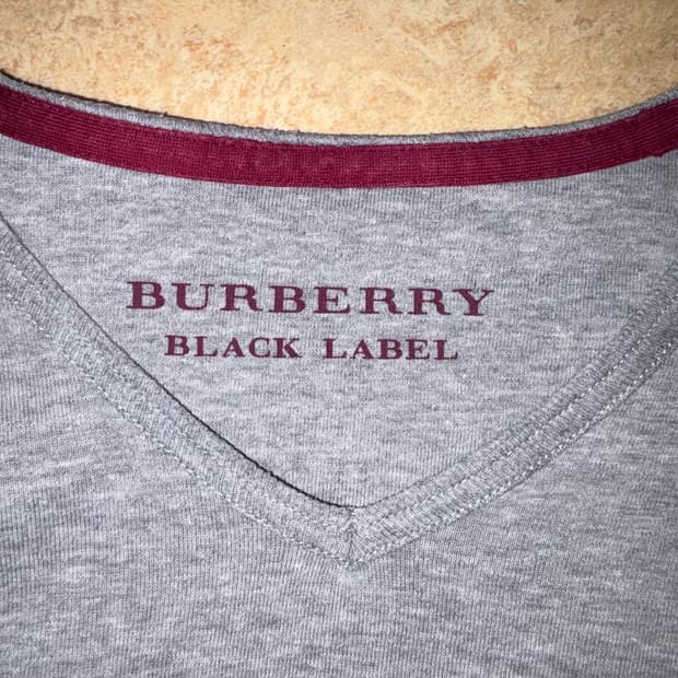 버버리 블랙라벨 롱슬리브