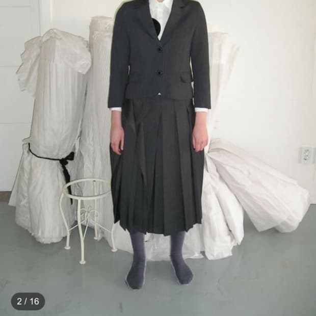 에옹쓰 O ffbeat pleats skirt