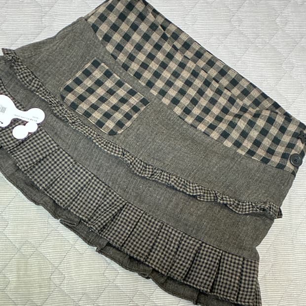 허그유어스킨 체크 러플 미니 스커트 브라운