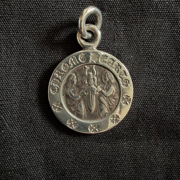 [새상품] 크롬하츠 엔젤메달 펜던트(볼체인 포함)