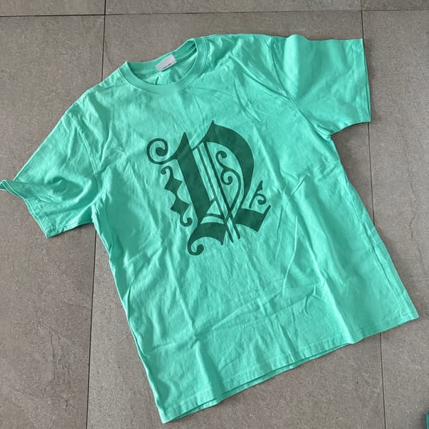 디스이즈네버댓 반팔티 L