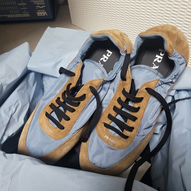 프라다 컬랩스 리나일론 애스트럴 블루/시나몬 39사이즈