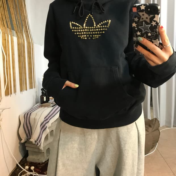 아디다스 여성 파이어버드 금장 스터드 기모 후드티 